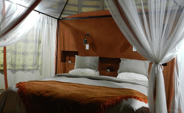 King bed, Family Chalet, Munga Eco Lodge